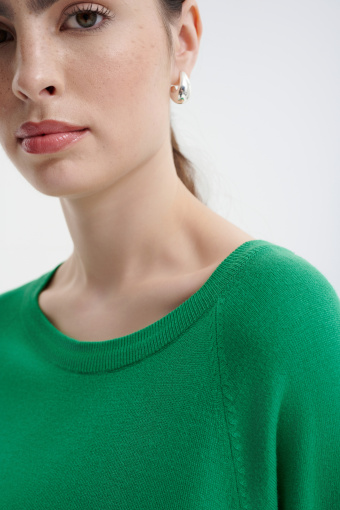 Zielony sweter basicowy z krótkim rękawem 