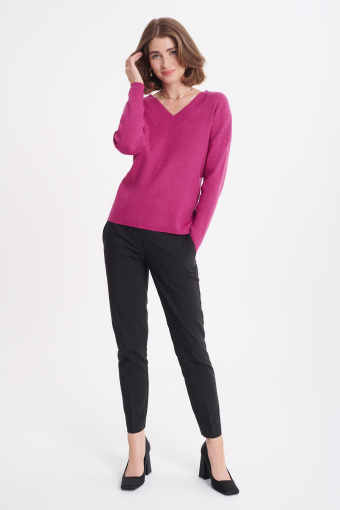 Luźny sweter z prążkowanej dzianiny