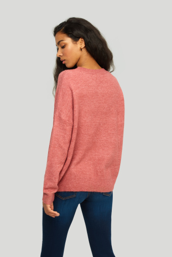 Sweter o luźnym kroju