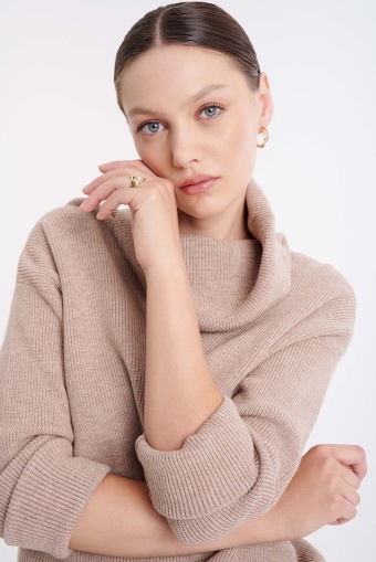 Luźny golf z szerokimi rękawami Luźny golf z szerokimi rękawami