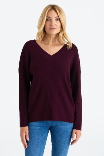 Wiskozowy sweter w ciemnobordowym kolorze, długi rękaw Wiskozowy sweter w ciemnobordowym kolorze, długi rękaw