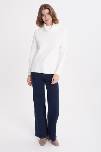 Kremowy golf z prążkowanej dzianiny Kremowy golf z prążkowanej dzianiny