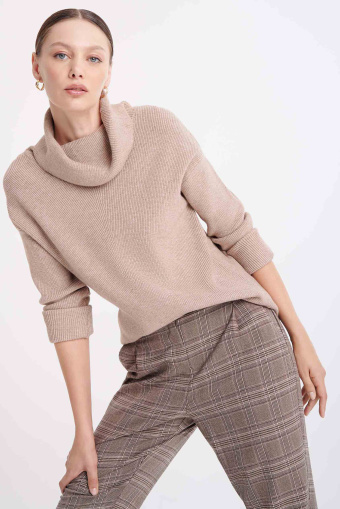 Luźny golf z szerokimi rękawami Luźny golf z szerokimi rękawami