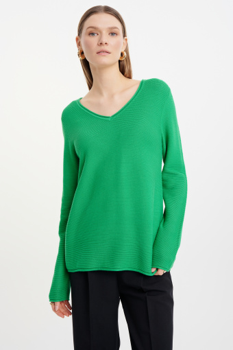 Sweter w zielonym kolorze