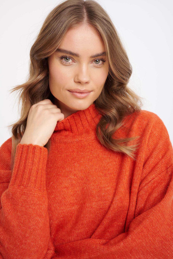 Pomarańczowy sweter z półgolfem Pomarańczowy sweter z półgolfem