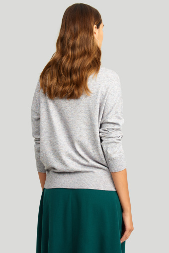 Sweter o luźnym kroju