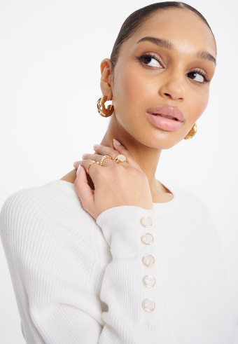 Biały dopasowany sweter Biały dopasowany sweter