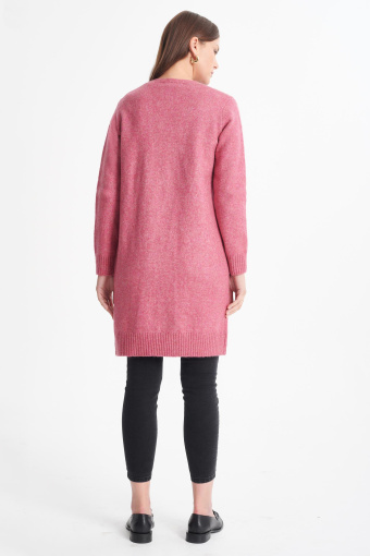 Różowy kardigan oversize