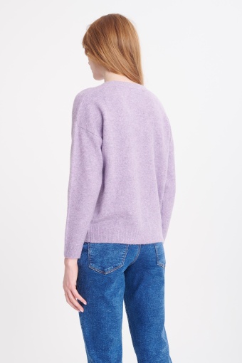 Luźny sweter w kolorze lawendy