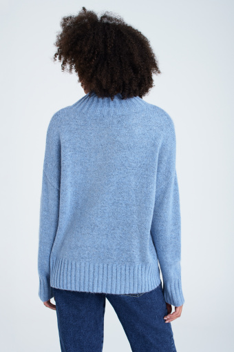 Jasnoniebieski sweter z półgolfem Jasnoniebieski sweter z półgolfem