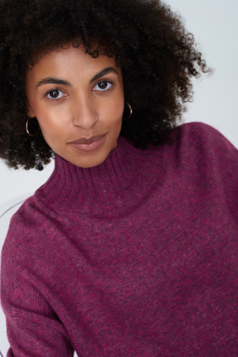 Sweter o luźnym kroju, ciemny róż Sweter o luźnym kroju, ciemny róż