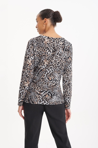 Sweter z nadrukiem w panterkę