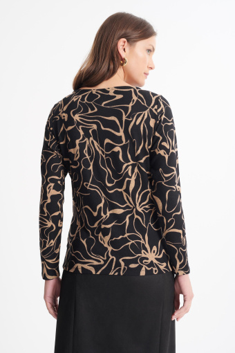 Czarny sweter w kwiaty Czarny sweter w kwiaty