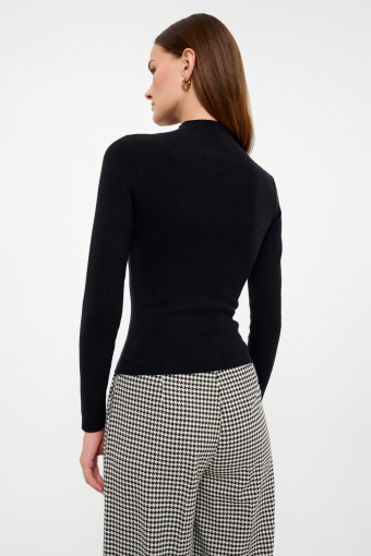 Czarny dopasowany sweter z zamkiem Czarny dopasowany sweter z zamkiem