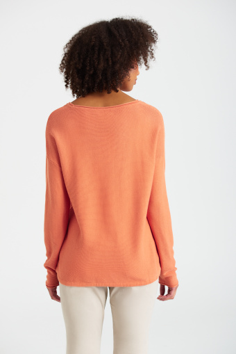 Pomarańczowy sweter z troczkami u dołu Pomarańczowy sweter z troczkami u dołu