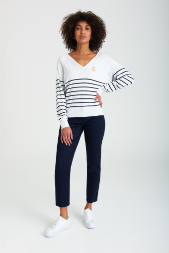 Wiskozowy sweter z nadrukiem w paski, biały Wiskozowy sweter z nadrukiem w paski, biały