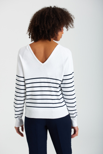 Wiskozowy sweter z nadrukiem w paski, biały Wiskozowy sweter z nadrukiem w paski, biały