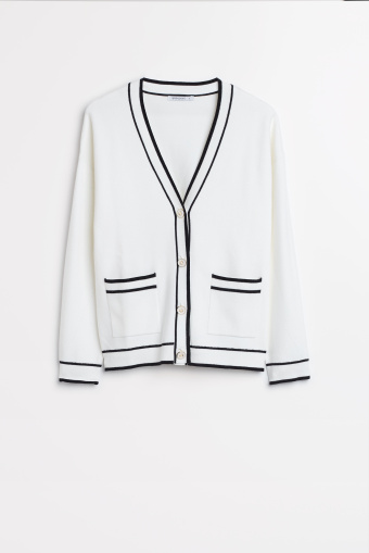 Biały sweter z dekoracyjnymi lamówkami