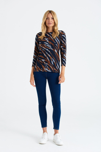 Uniwersalny, dopasowany sweter ze zwierzęcym printem Uniwersalny, dopasowany sweter ze zwierzęcym printem