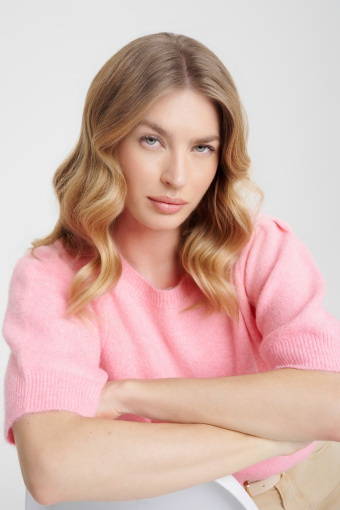 Pastelowy sweter z krótkim rękawem