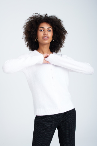 Klasyczny, biały kardigan z długim rękawem