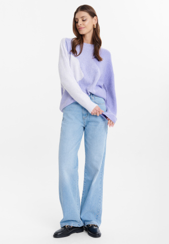 Luźny sweter ze wzorem fiolet