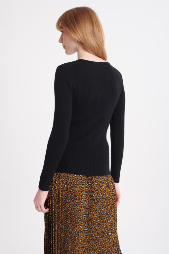Czarny sweter z dzianiny w prążek