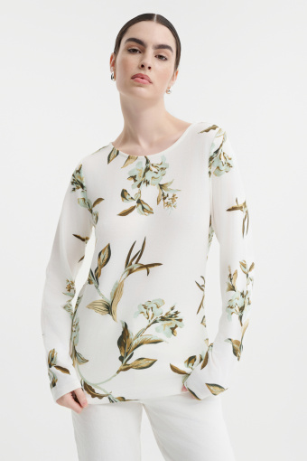 Sweter o dopasowanym fasonie w kwiatowy wzór 