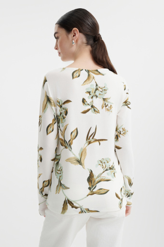 Sweter o dopasowanym fasonie w kwiatowy wzór 