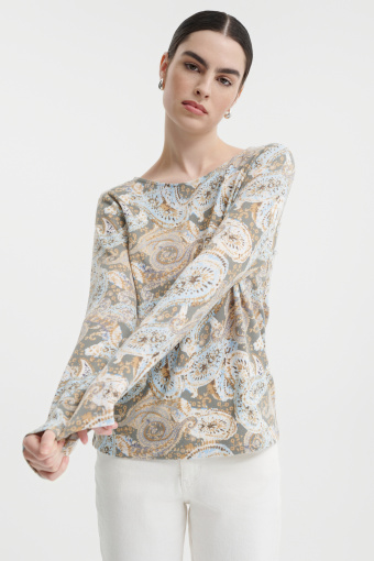 Wzorzysty sweter o dopasowanym fasonie  Wzorzysty sweter o dopasowanym fasonie