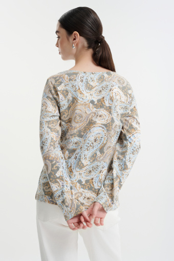 Wzorzysty sweter o dopasowanym fasonie  Wzorzysty sweter o dopasowanym fasonie