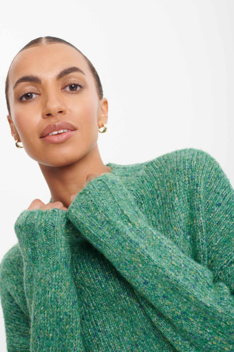 Zielony sweter z półgolfem