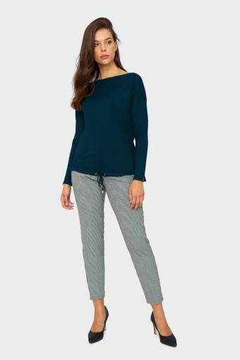 Sweter o luźnym kroju