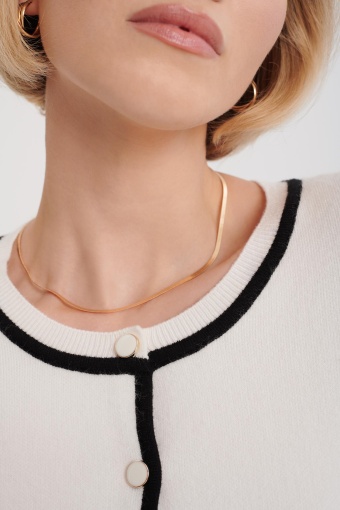 Elegancki kardigan z kontrastową lamówką