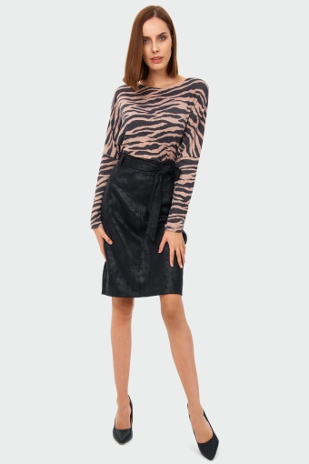 Sweter o luźnym kroju z nadrukiem Sweter o luźnym kroju z nadrukiem