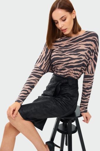 Sweter o luźnym kroju z nadrukiem Sweter o luźnym kroju z nadrukiem