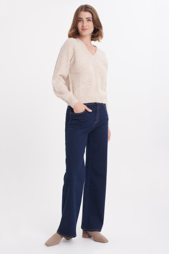 Stylowy sweter z dekoltem w serek