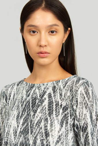 Szary sweter ze zwierzęcym nadrukiem Szary sweter ze zwierzęcym nadrukiem