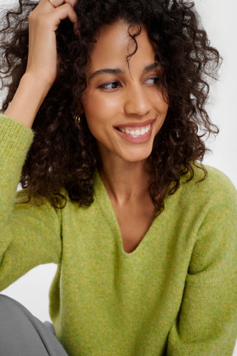 Limonkowy sweter z długim rękawem Limonkowy sweter z długim rękawem