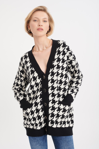 Długi kardigan w pepitkę