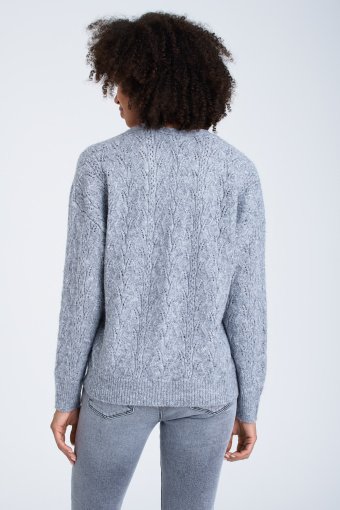 Szary kardigan z efektownymi warkoczami