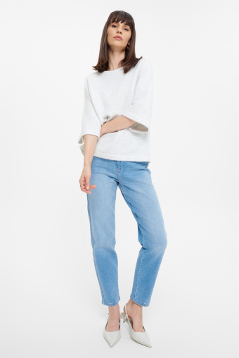 Luźny sweter w kremowym kolorze Luźny sweter w kremowym kolorze