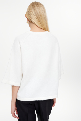 Luźny sweter w kremowym kolorze Luźny sweter w kremowym kolorze