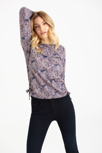 Sweter z miękkiej dzianiny z nadrukiem