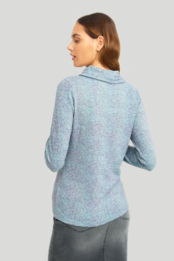 Sweter z miękkiej dzianiny z luźnym golfem Sweter z miękkiej dzianiny z luźnym golfem