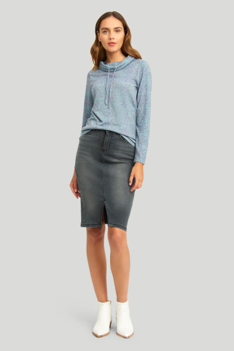 Sweter z miękkiej dzianiny z luźnym golfem Sweter z miękkiej dzianiny z luźnym golfem
