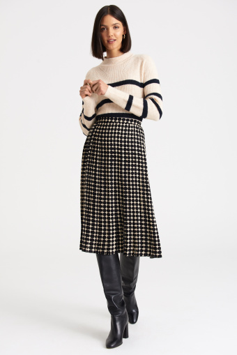 Kremowo-czarny sweter w paski Kremowo-czarny sweter w paski