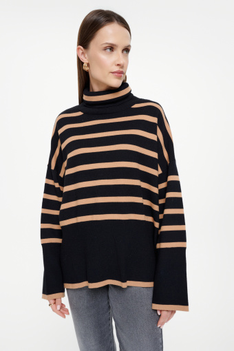 Czarny golf w beżowe paski Czarny golf w beżowe paski