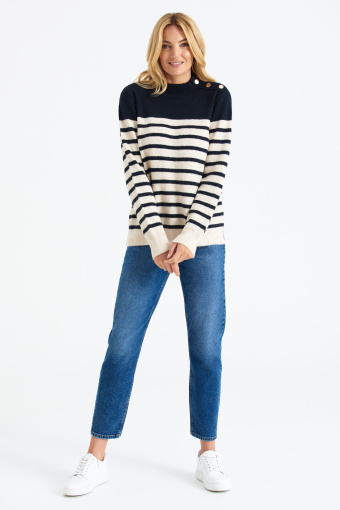 Sweter z nadrukiem w paski i ozdobnymi guzikami, kremowo-czarny