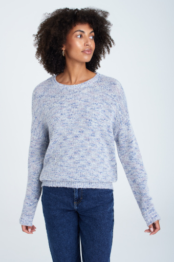 Szary sweter oversize z długim rękawem